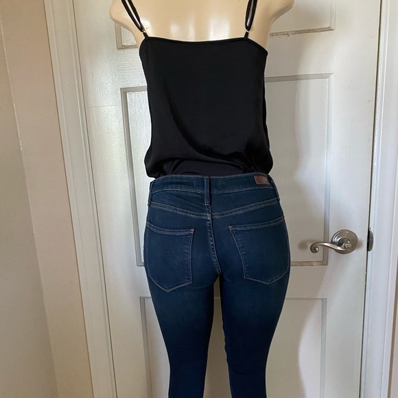NWT - A&F Mid Rise Skinny Ankle Jeans - Size 26 - Picture 4 of 5
